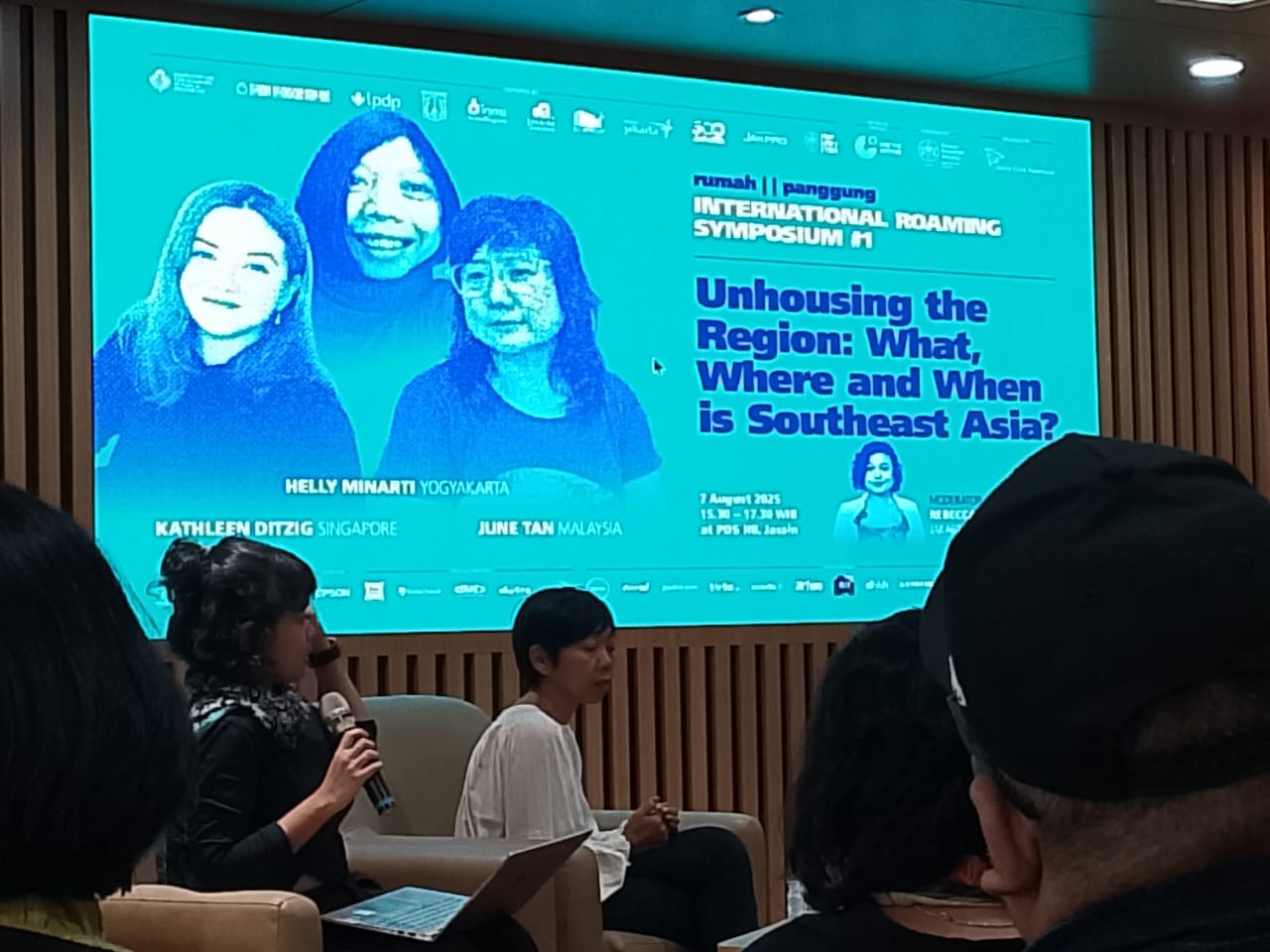 Moh Zaini ratuloli Djakarta International Theater Platform