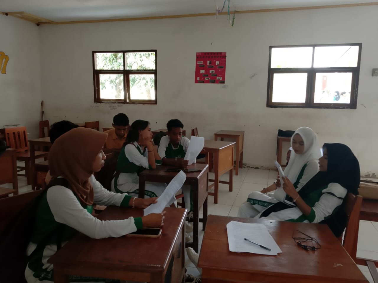 SMK Sura Dewa Larantuka Bernadya Bengkel Seni Milenial Festival Teater Pelajar Flotim