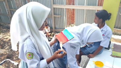 Siswa SMK Sura Dewa Larantuka Belajar Makna Kesabaran Lewat Karya Seni