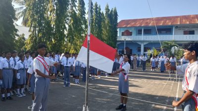 Paskibra kembar smk sura dewa larantuka