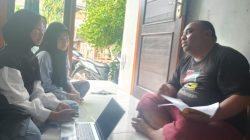 Pelajar pidato bahsa inggris dari smk sura dewa