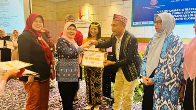 Prestasi nasional dosen stikes maranatha saverinus suhardin