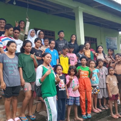 SMK Sura Dewa Larantuka, OSIS Sura Dewa, Panti Asuhan Larantuka, Aksi Sosial Pelajar, Kepedulian Sesama, Flores Timur, Sembako Panti, Karakter Siswa