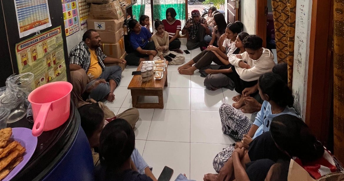 Bengkel Seni Milenial, SMK Sura Dewa Larantuka, Buka Puasa Bersama, Toleransi Beragama, TBM Lautan Ilmu, Flores Timur, Ngopi Puisi, Seni Budaya