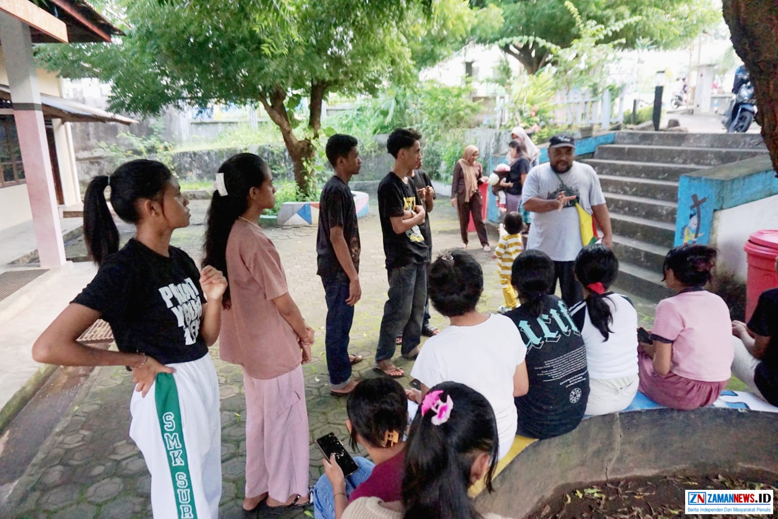 Bengkel Seni Milenial, SMK Sura Dewa Larantuka, W.S. Rendra, Nyanyian Angsa, Panggung Porsenium Lamenais, Hari Puisi Indonesia