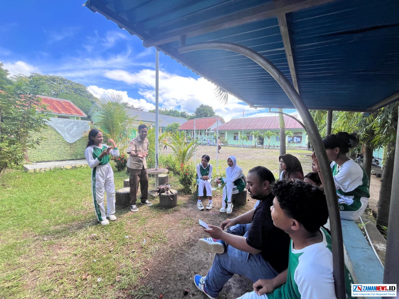 Bengkel Seni Milenial, Moh. Zaini Ratuloli, Ngopi Puisi #15, Taman Literasi Sura Dewa, Cafe Gado Gado Bu Warno, Larantuka, Sastra Indonesia, Film Pendek