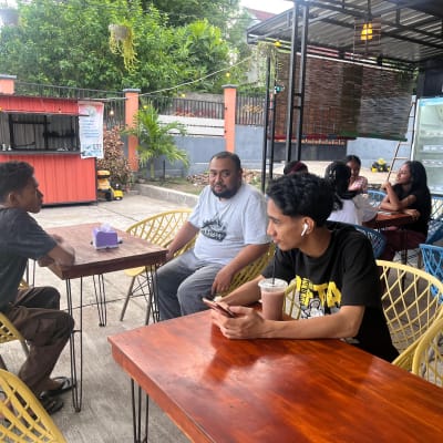 Bengkel Seni Milenial, Moh Zaini Ratuloli, Dewa Aza, Cafe Gado Gado Bu Warno, SMK Sura Dewa, Larantuka, Film Pendek, Kreativitas Lokal